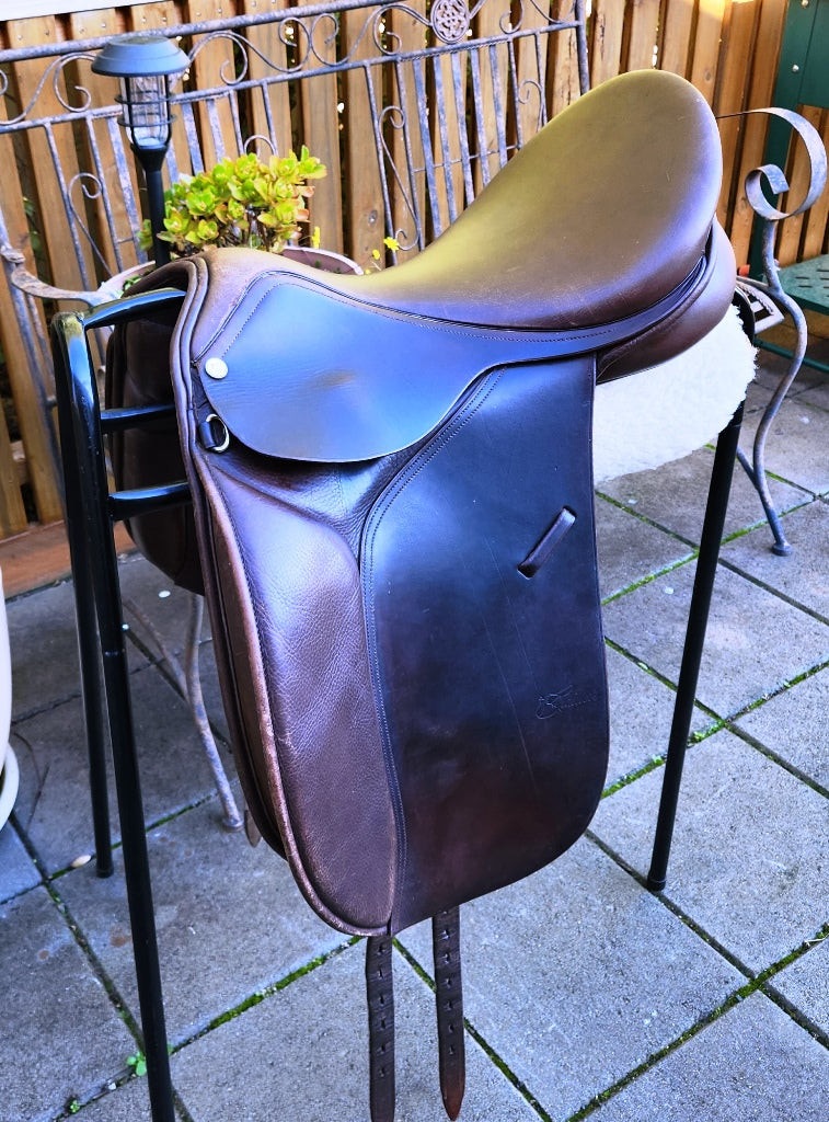SOLD.......17.5 TRAINERS DRESSAGE SADDLE BROWN, MEDIUM WIDE