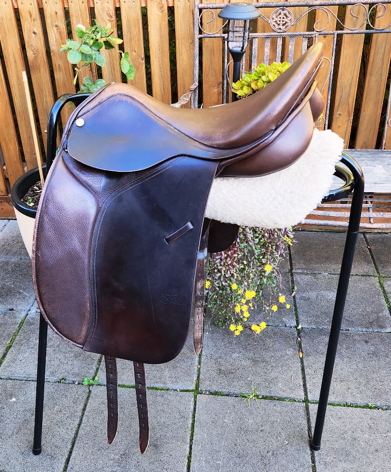 SOLD.......17.5 TRAINERS DRESSAGE SADDLE BROWN, MEDIUM WIDE