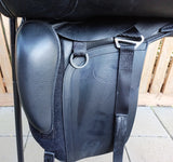 SOLD........16.5" KENT & MASTERS S SERIES REMOVEABLE BLOCK DRESSAGE