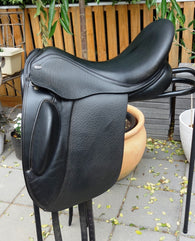 SOLD......17.5" DEFIANCE FORCE DRESSAGE SADDLE MW