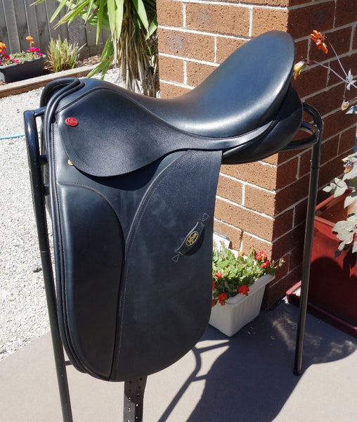 SOLD.....17.5" JEFFRIES DRESSAGE SADDLE M-MW