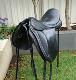 SOLD......17"  KENT & MASTERS S SERIES SURFACE BLOCK DRESSAGE HDR MW