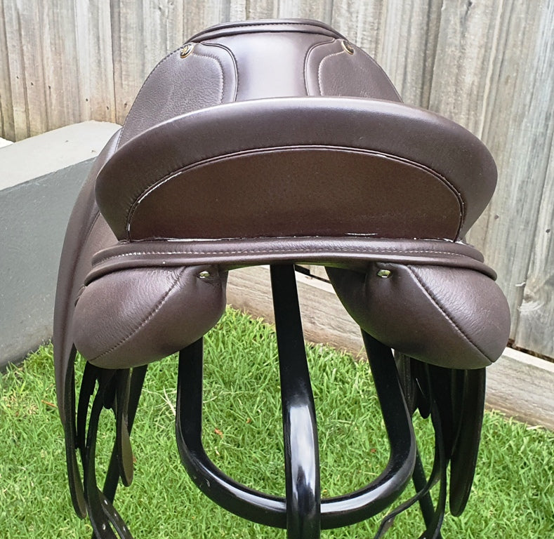 SOLD...........17" PH CLASSIC SHOW/DRESSAGE SADDLE W/XW WITH EXTRAS