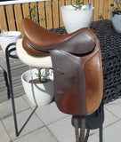 SOLD......17" TRAINERS DRESSAGE SADDLE M GULLET