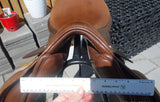 SOLD......17" TRAINERS DRESSAGE SADDLE M GULLET