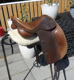 SOLD......17" TRAINERS DRESSAGE SADDLE M GULLET