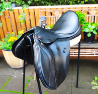 17.5 Kent & Masters S compact GP/Jump standard wither.  Black. Wide/XW