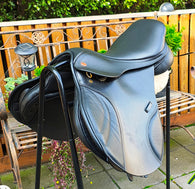 17" K&M S Series Jump saddle, wide gullet.  Pakenham Vic