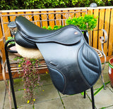17" K&M S Series Jump saddle, wide gullet.  Pakenham Vic