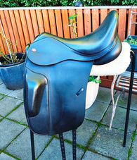 DR 17.5" K&M Surface Block Dressage saddle.  Black MW