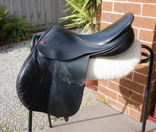 SOLD.......17.5" ALBION KONTROL JUMP M BLACK